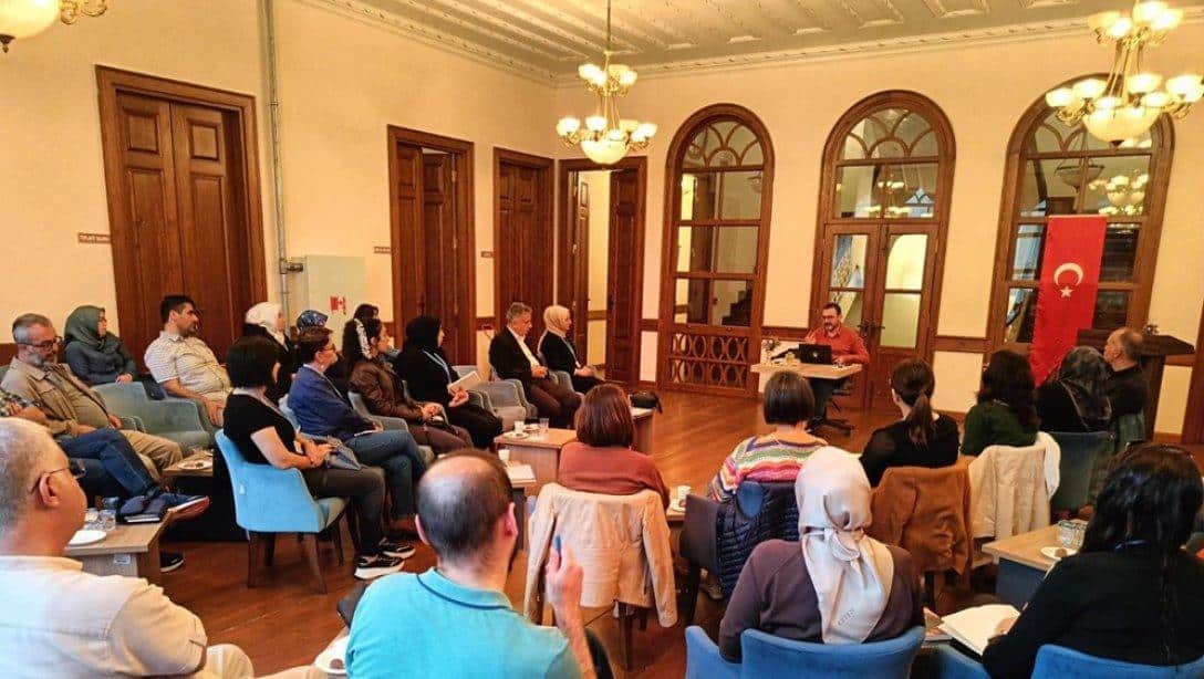 YAZAR GÜRAY SÜNGÜ KOCAELİ EDEBİYAT AKADEMİSİ’NDE