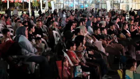 Milli İrade Meydanı, sinemaseverlerin adresi oldu