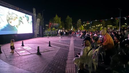 Büyükşehir’den kitapseverlere film molası – Kocaeli Büyükşehir Belediyesi