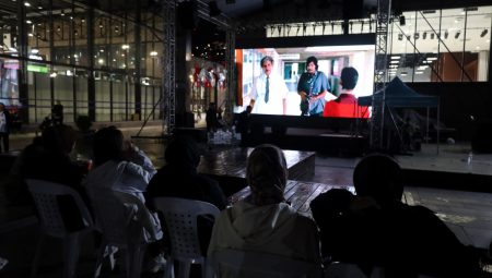 Kitap Fuarı’nda sinema keyfi sürüyor