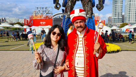 “Sizleri burada görmekten çok mutlu oldum”