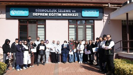 Beyaz Kalpler deprem gerçeğini deneyimledi