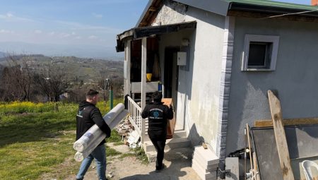 Büyükşehir, yangın mağduru aileyi ayağa kaldırdı