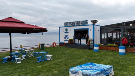 Balık dürüm “Antik Balık’ta” yenilir