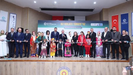 KO-MEK’te üçüncü yıl sonu sergisi Gölcük’te açıldı