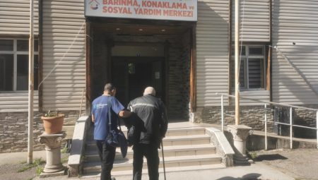 Çöp evden Büyükşehir’le hayata tutundu