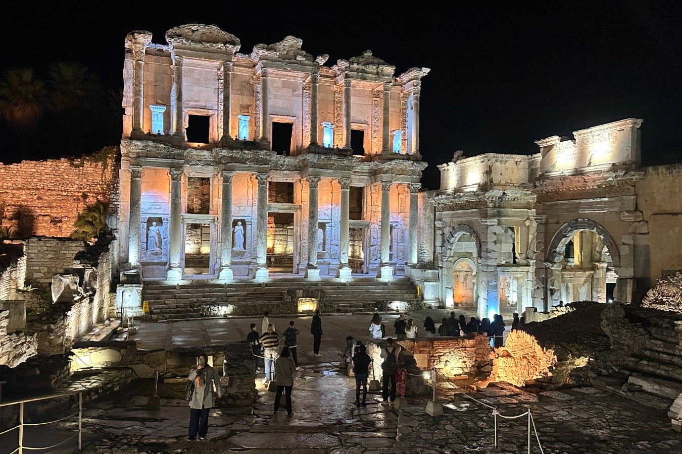 İzmir’de gençler için ücretsiz Efes Antik Kenti gece turları başlıyor