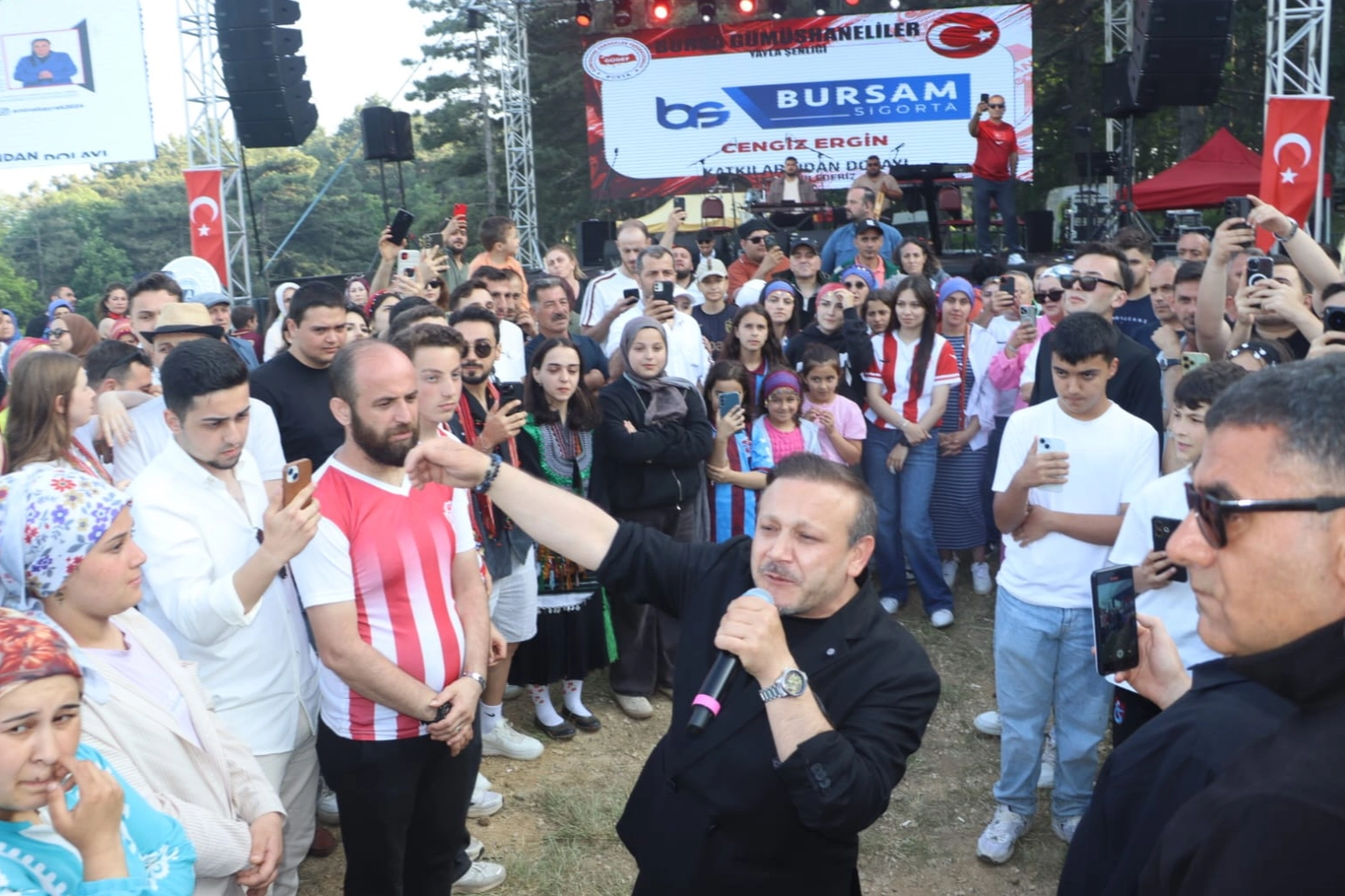 Bursa’da Düzenlenen Gümüşhaneliler Yayla Şenliği Karadeniz Kültürünü Yaşattı