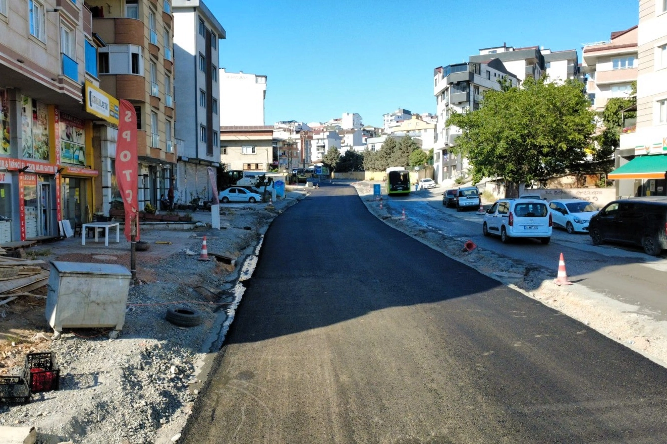 Çayırova Uğur Mumcu Caddesi’nde Kapsamlı Yenileme Çalışmaları Sürüyor