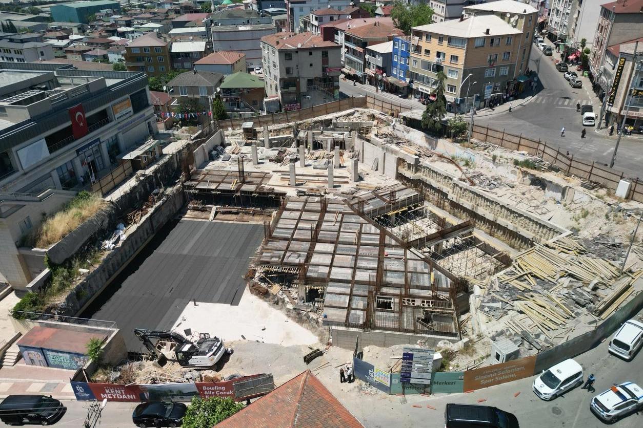 Dilovası Kent Meydanı Projesi’nde İnşaat Çalışmaları Sürüyor