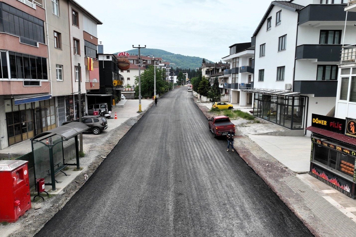 Gölcük Adnan Menderes Caddesi’nde Kapsamlı Asfalt Yenilemesi