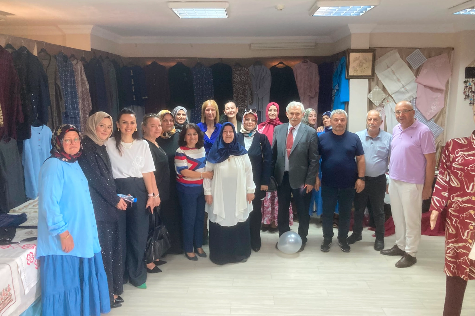 İZMEK Yıl Sonu Sergileri Sarışeyh ve Çubuklu Osmaniye’de Açıldı