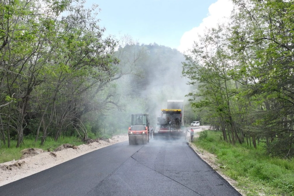 Isparta Gölcük Tabiat Parkı’nda Kapsamlı Yenileme ve Asfaltlama Çalışmaları