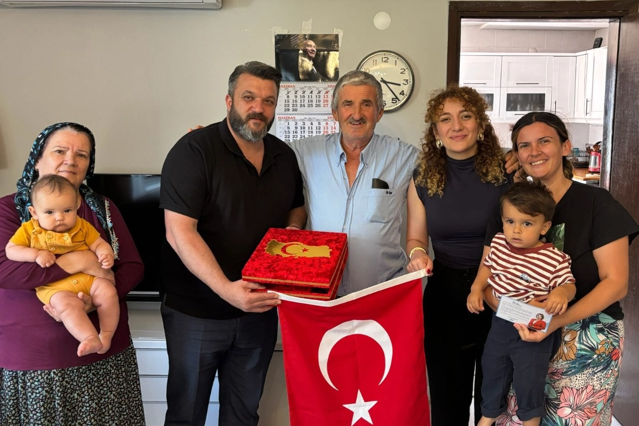 İzmit Belediyesinden Karamürsel’deki Kıbrıs Gazilerine Vefa Ziyareti