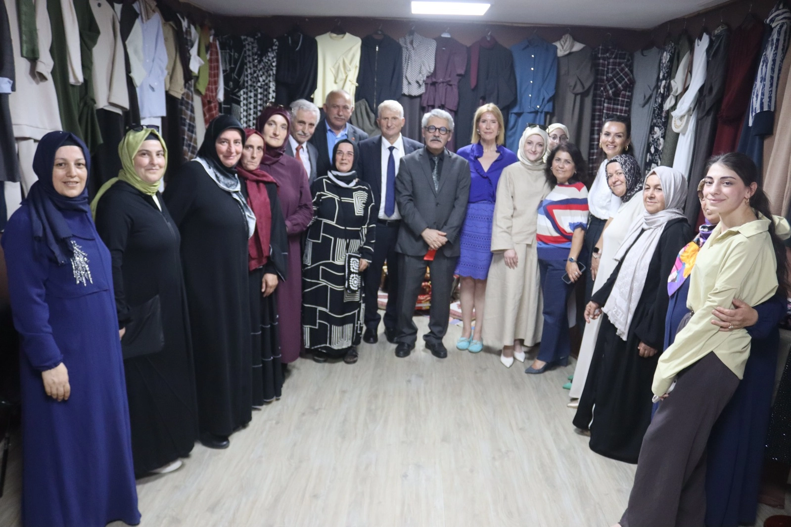 İzmit Çubuklubala’da İZMEK Yıl Sonu Sergisi Kapılarını Açtı