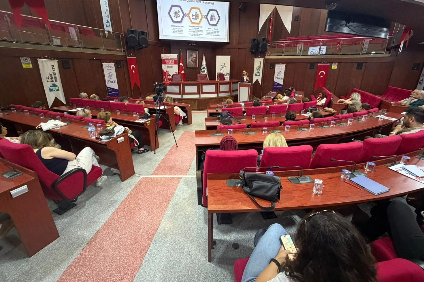İzmit’te Yerel Eşitlik Eylem Planı’nın Bir Yıllık Sonuçları Masaya Yatırıldı
