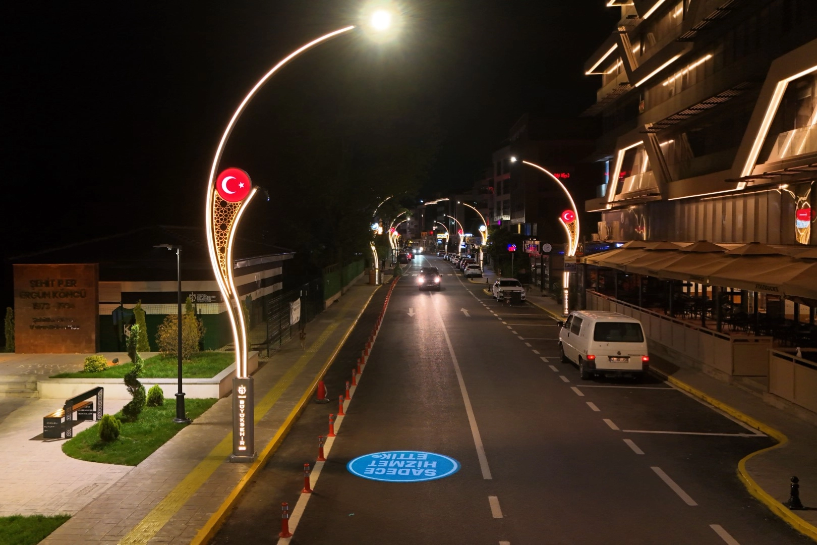 İzmit’teki Şehit Ergün Köncü Caddesi yenilenen altyapısıyla hizmete girdi