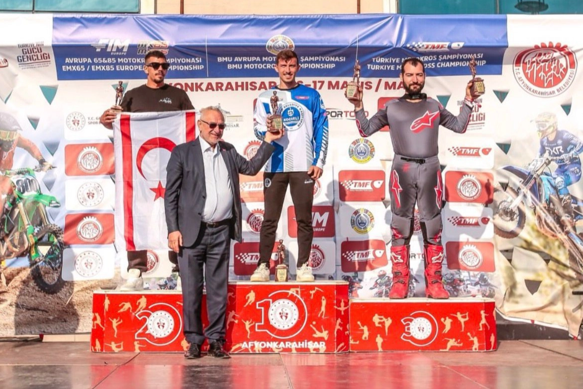 Kağıtspor Sporcuları Ulusal ve Uluslararası Turnuvalarda Madalyaları Topladı
