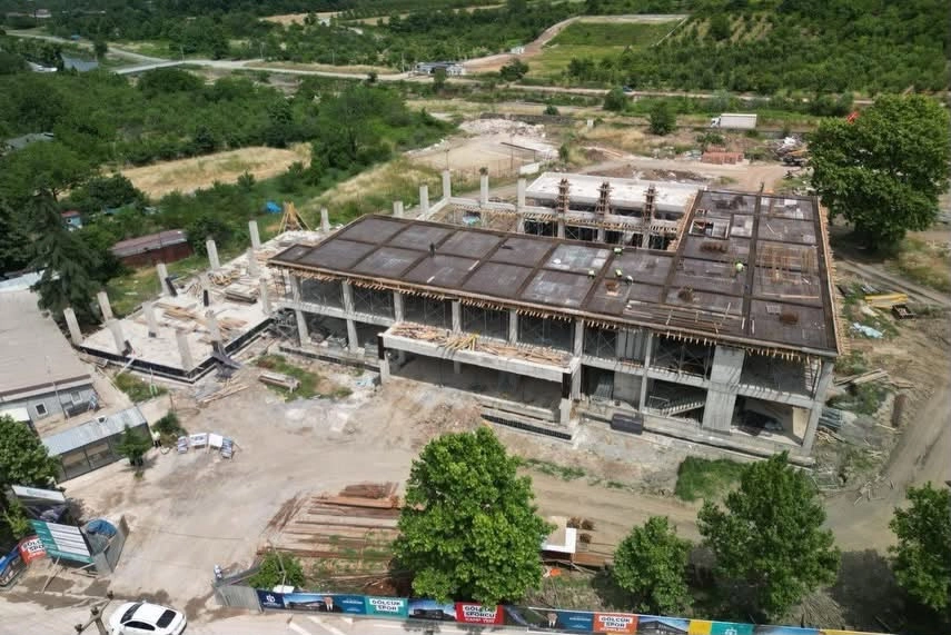 Kocaeli Gölcük’e FIFA Standartlarında Yeni Spor Kompleksi Yapılıyor
