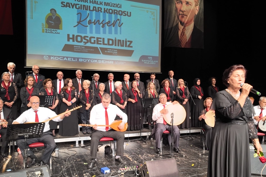 Kocaeli’de 65 yaş üstü vatandaşlardan oluşan Saygınlar Korosu sahne aldı