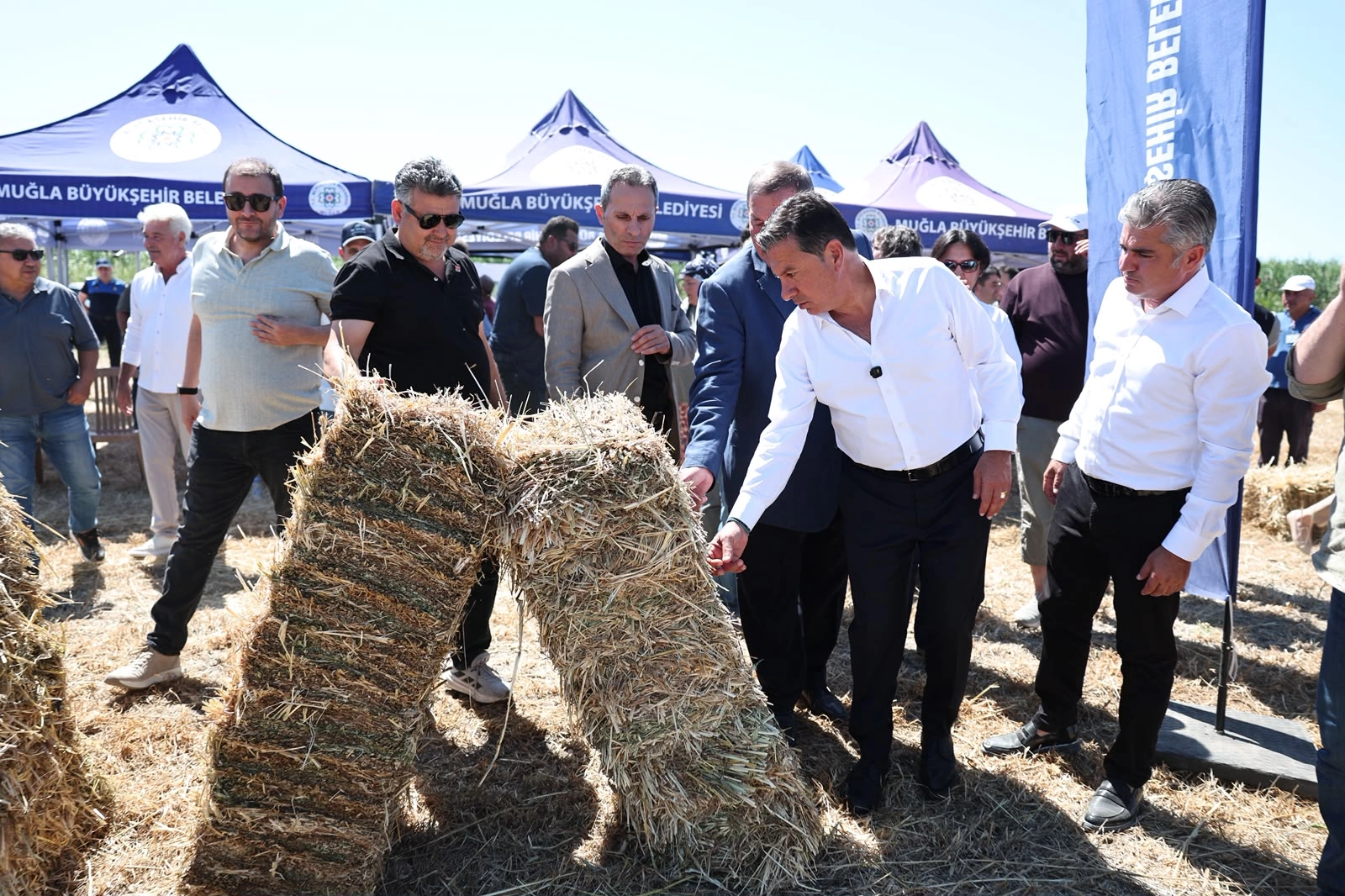 Muğla ve Milas Belediyelerinden Üreticiye Kapsamlı Yem Desteği